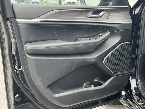 New 2026 Jeep Grand Cherokee L Limited AWD/4WD image 12