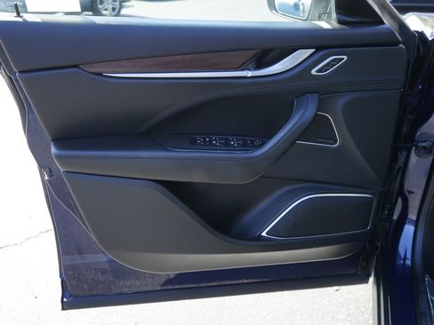 Used 2018 Maserati Levante GranLusso image 26