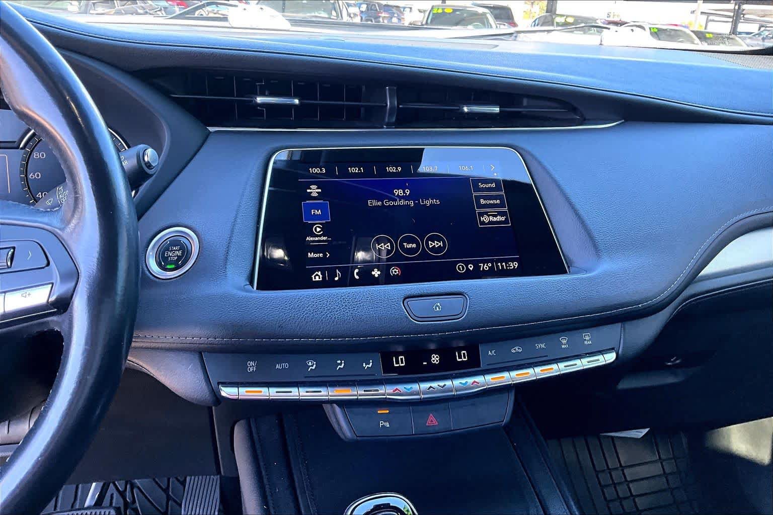 Used 2022 Cadillac XT4 Premium Luxury w/ LPO, ONYX Package FWD image 14