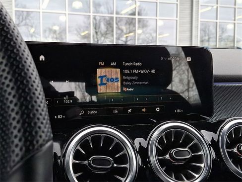 Used 2022 Mercedes-Benz GLB 35 AMG 4MATIC image 17