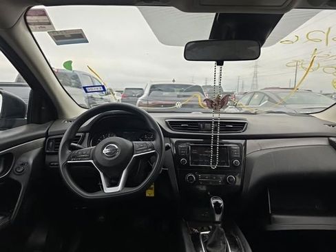 Used 2021 Nissan Rogue Sport S FWD image 3
