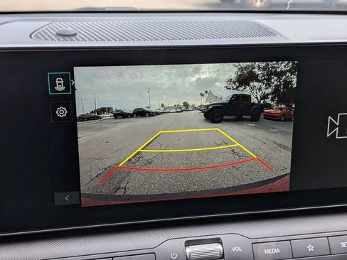 New 2025 Kia K4 FWD image 17