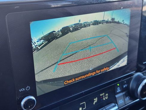 Used 2024 Toyota Highlander XLE image 23