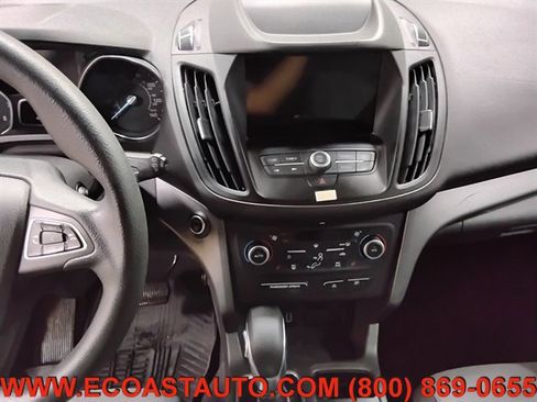 Used 2019 Ford Escape SE image 12