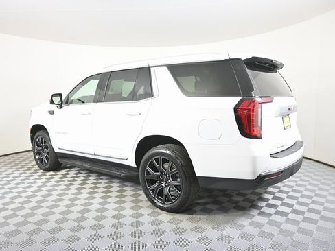 Used 2024 GMC Yukon SLT image 4