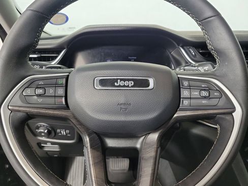 Used 2023 Jeep Grand Cherokee L Limited w/ Luxury Tech Group II RWD image 15