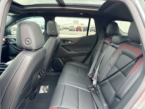Used 2026 Chevrolet Equinox RS FWD image 24