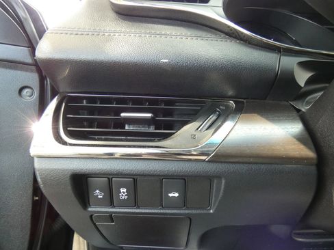 Used 2018 Toyota Avalon XLE image 68