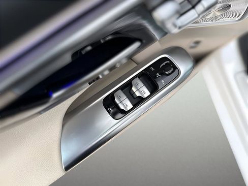 New 2026 Mercedes-Benz C 300 4MATIC Sedan image 13