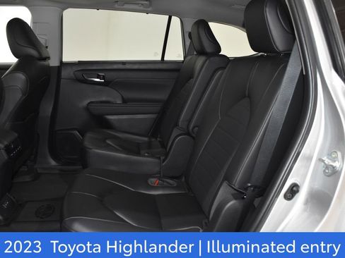 Certified 2023 Toyota Highlander XLE image 27