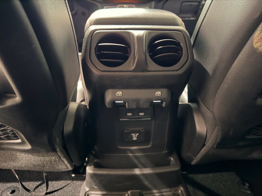 Used 2021 Jeep Wrangler Unlimited Rubicon AWD/4WD image 32