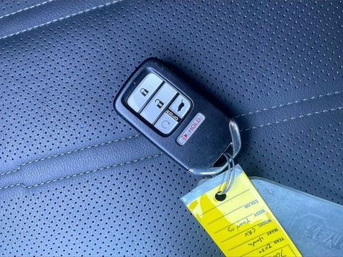 Used 2020 Honda CR-V Touring image 11