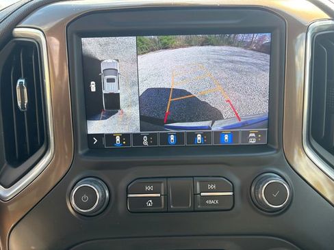 Used 2022 Chevrolet Silverado 1500 High Country w/ Technology Package image 26