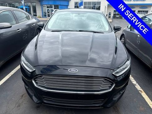 Used 2016 Ford Fusion SE AWD/4WD image 2