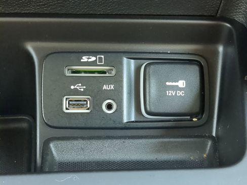Used 2018 Jeep Cherokee Latitude w/ Safety Group FWD image 59