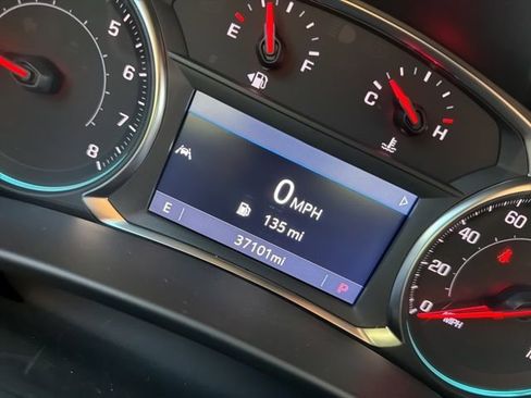 Used 2023 Chevrolet Equinox RS w/ RS Leather Package image 13