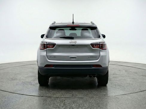 Used 2025 Jeep Compass Trailhawk AWD/4WD image 7