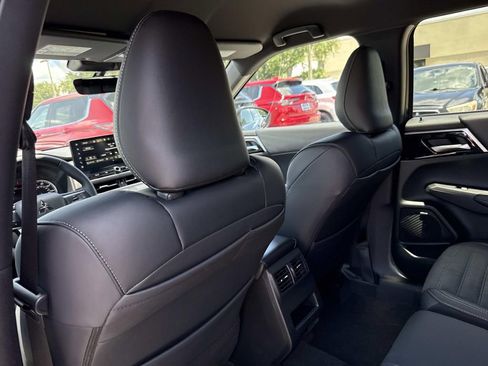 New 2026 Mitsubishi Outlander LE FWD image 12