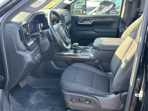Used 2024 Chevrolet Silverado 1500 RST AWD/4WD image 4