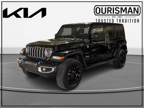 Used 2024 Jeep Wrangler Unlimited Sahara AWD/4WD image 2