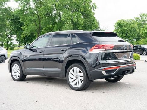 Used 2022 Volkswagen Atlas Cross Sport SE FWD image 4