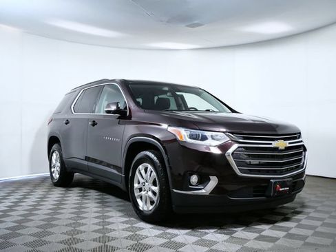 Used 2020 Chevrolet Traverse LT w/ Driver Confidence II Package AWD/4WD image 1