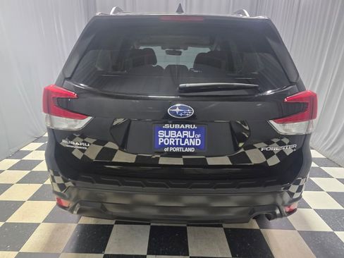 Used 2020 Subaru Forester Premium image 5