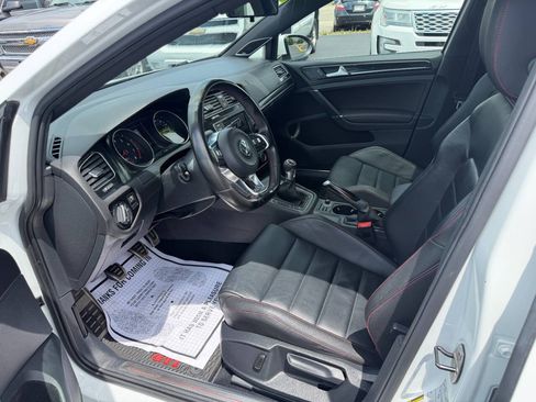 Used 2016 Volkswagen GTI SE FWD image 10