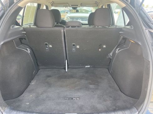 Used 2021 Nissan Kicks SV image 28