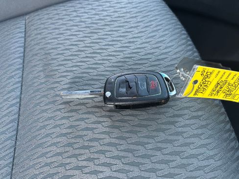 Used 2013 Hyundai Santa Fe Sport image 25