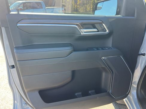 Used 2024 Chevrolet Silverado 1500 LT Trail Boss image 27