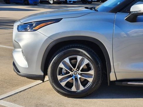 Used 2024 Toyota Highlander XLE image 15