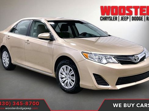 Used 2012 Toyota Camry LE image 1