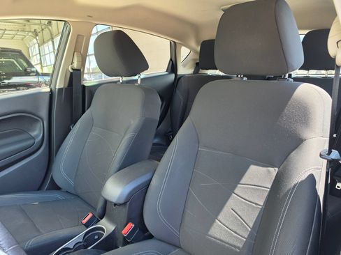 Used 2015 Ford Fiesta SE FWD image 9