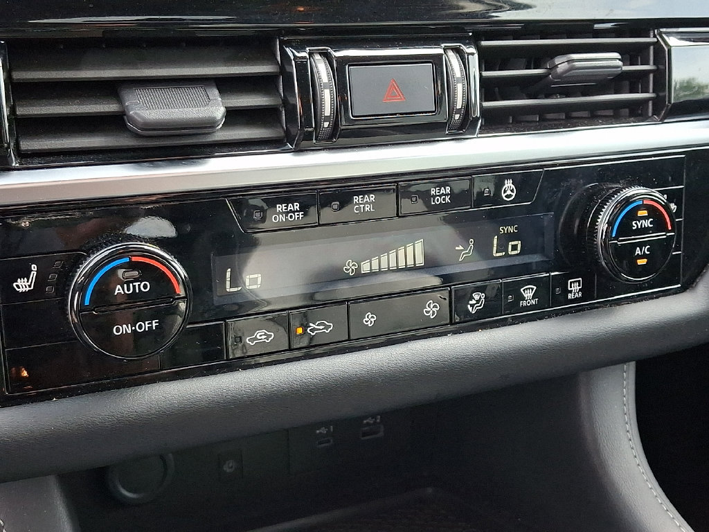 Certified 2024 Nissan Pathfinder SL w/ SL Premium Package AWD/4WD image 17