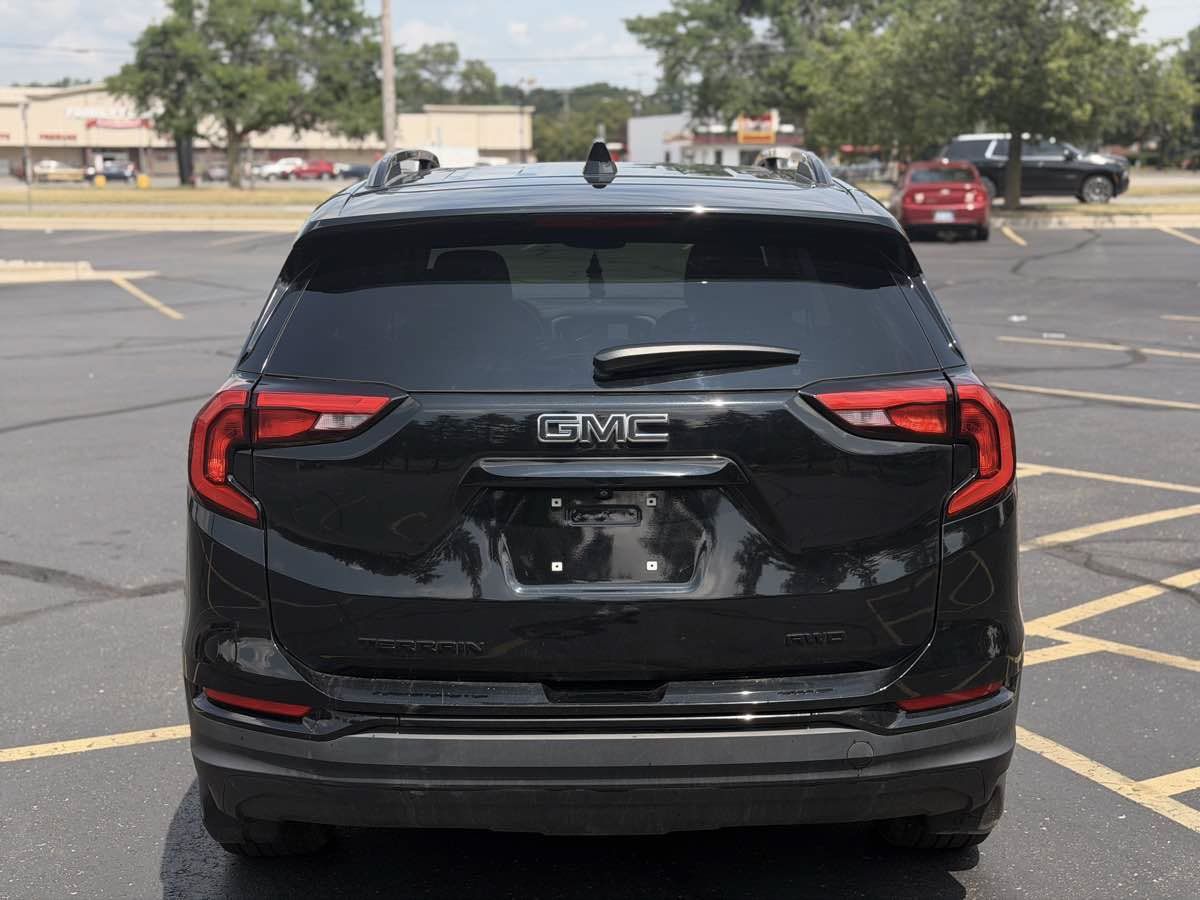 Used 2021 GMC Terrain SLE w/ Driver Convenience Package AWD/4WD image 6