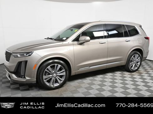 Certified 2022 Cadillac XT6 Premium Luxury w/ Technology Package image 2