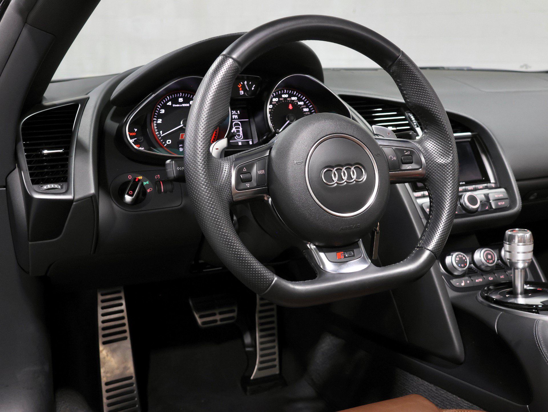 Used 2014 Audi R8 V10 AWD/4WD image 3