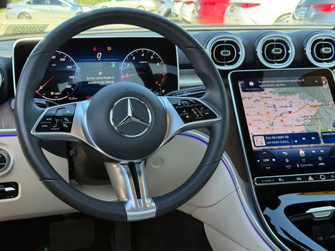 Used 2025 Mercedes-Benz C 300 Sedan image 40