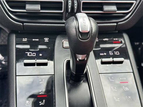 Used 2023 Porsche Macan S image 16