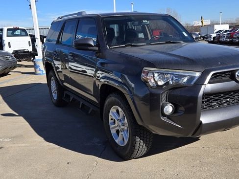 Used 2017 Toyota 4Runner SR5 image 10