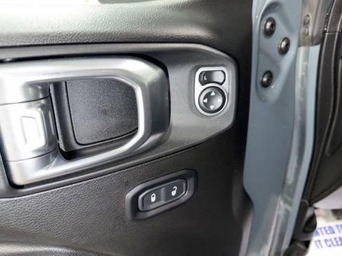 Used 2024 Jeep Wrangler Unlimited Sport AWD/4WD image 11