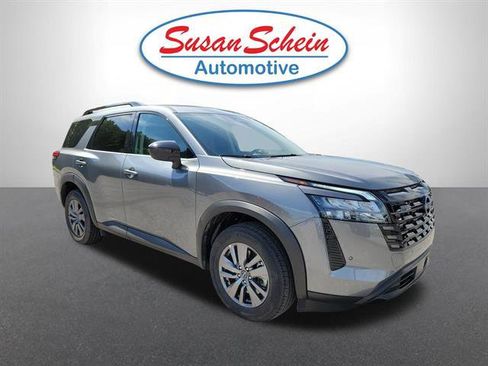 Used 2026 Nissan Pathfinder SV FWD image 22