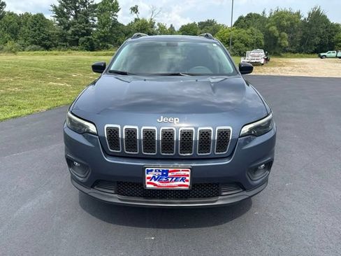 Used 2022 Jeep Cherokee Latitude AWD/4WD image 8