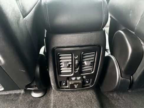 Used 2022 Dodge Durango GT image 13