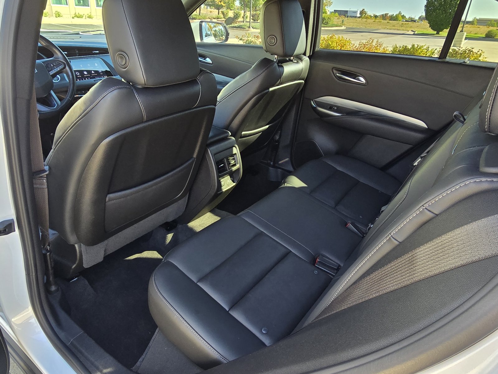 Used 2022 Cadillac XT4 Premium Luxury w/ Enhanced Visibility Package AWD/4WD image 16
