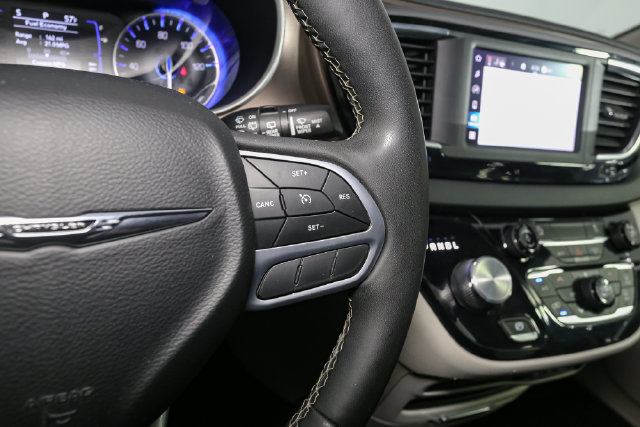 Used 2022 Chrysler Voyager LX FWD image 29