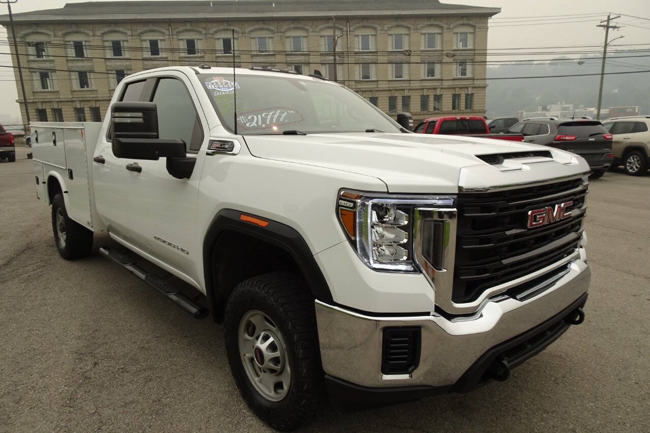 Used 2022 GMC Sierra 2500 Pro w/ Convenience Package AWD/4WD image 4
