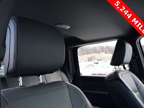 Used 2024 RAM 2500 Tradesman w/ Chrome Appearance Group image 21