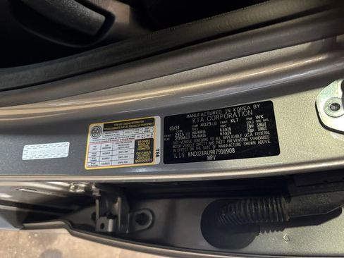 Certified 2024 Kia Soul LX FWD image 31